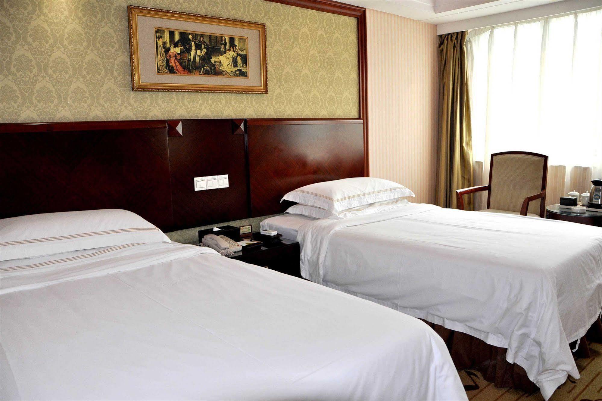 Vienna Hotel Guangzhou Exterior photo