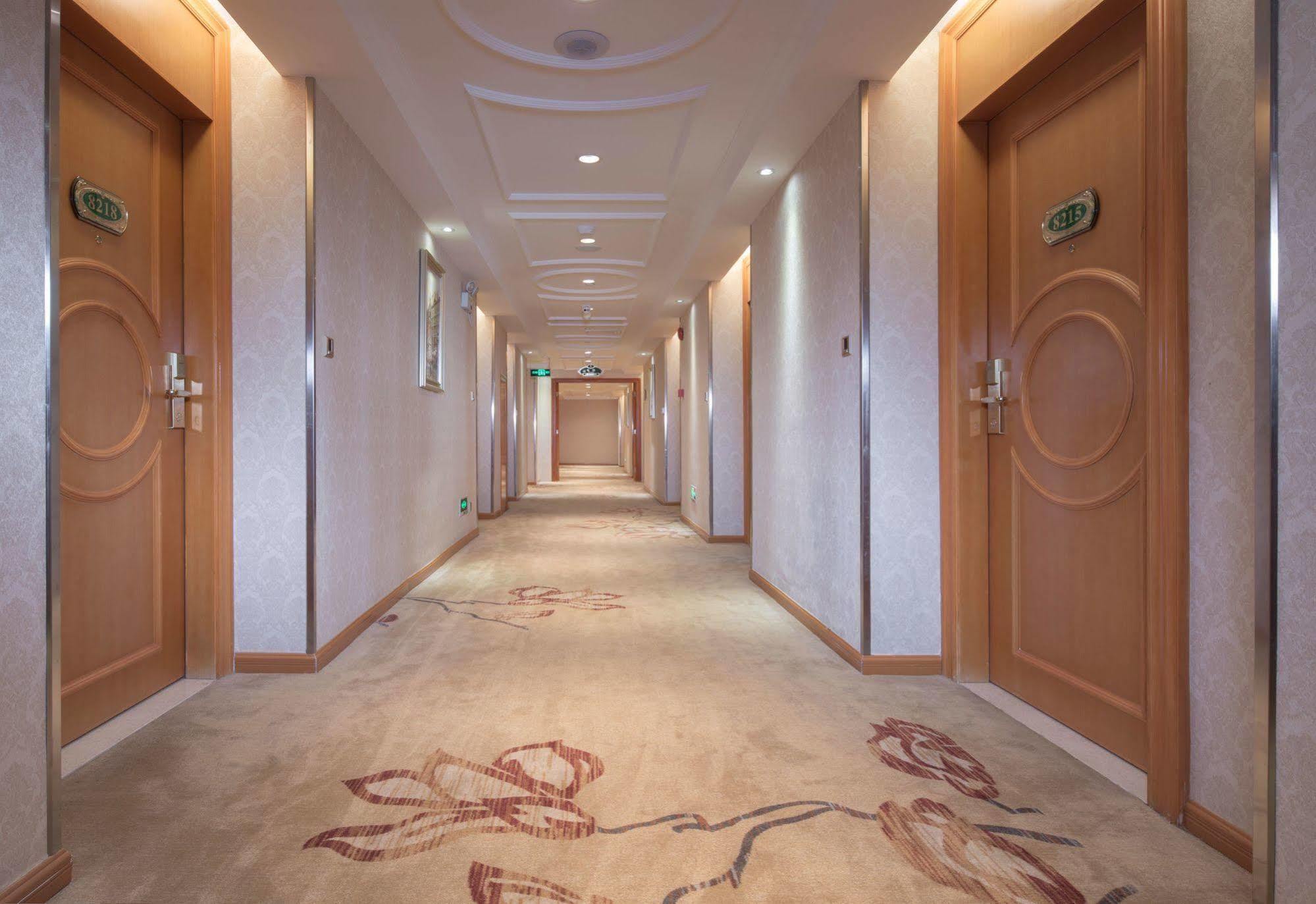 Vienna Hotel Guangzhou Exterior photo